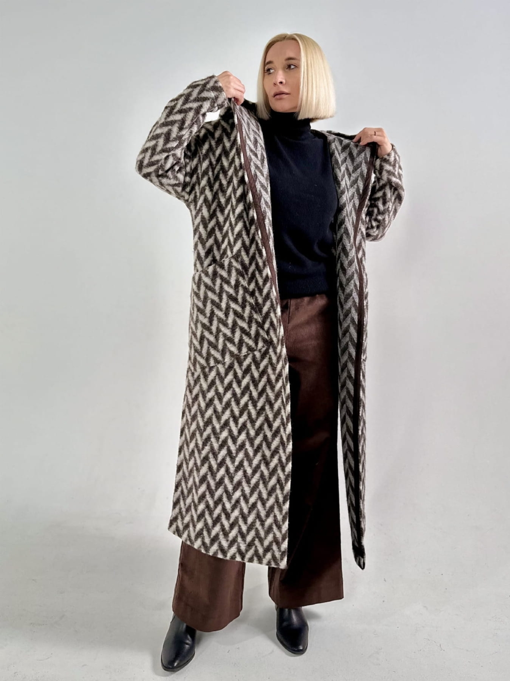 Kardigan Wełniany - Beżowo-Brązowy Klimat z Wzorem Jodełka