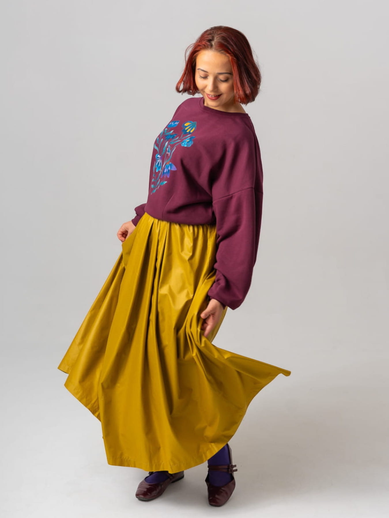 Bluza COCO LAVENDER od Pracowni Fio, oversize’owy fason z kontrastową kieszenią i rękawami, z dzianiny bawełnianej z certyfikatem OEKO-TEX®.