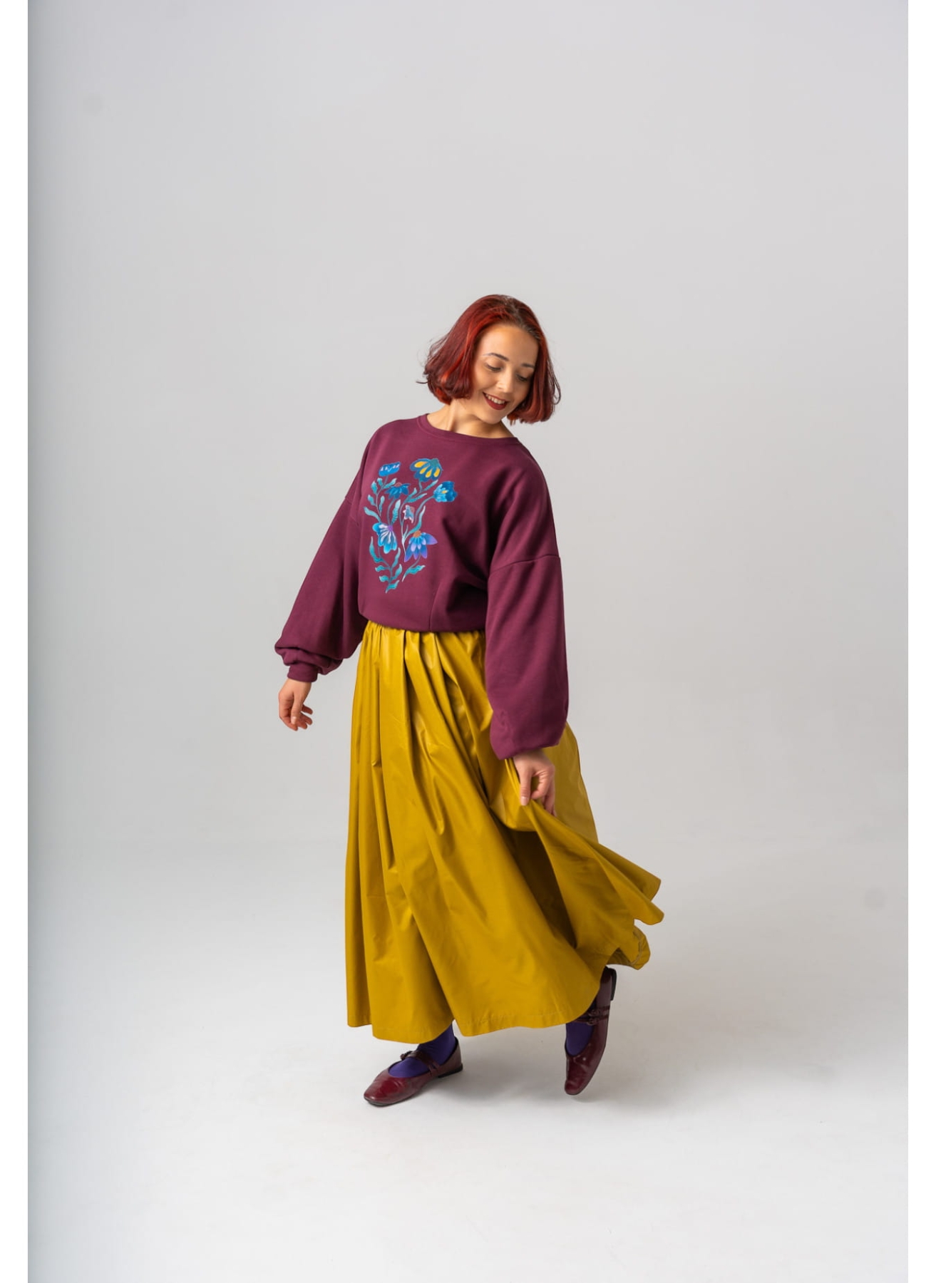 Bluza COCO LAVENDER od Pracowni Fio, oversize’owy fason z kontrastową kieszenią i rękawami, z dzianiny bawełnianej z certyfikatem OEKO-TEX®.