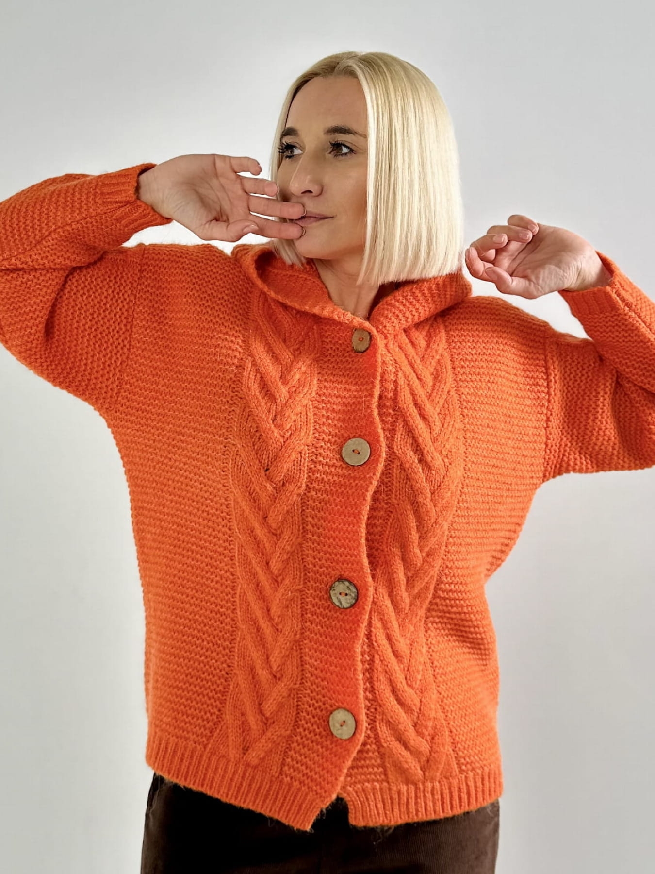 Kardigan Adele  zapinany z kapturem - Pomarańczowa Energia