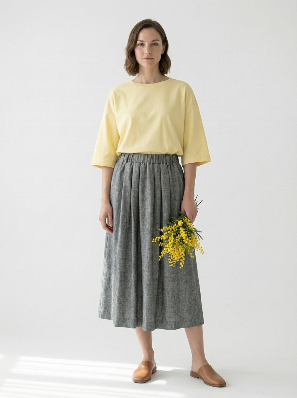 Spódnica Francesca midi z lnu i bawełny, elastyczny pas i miękkie zakładki Pracownia FIO