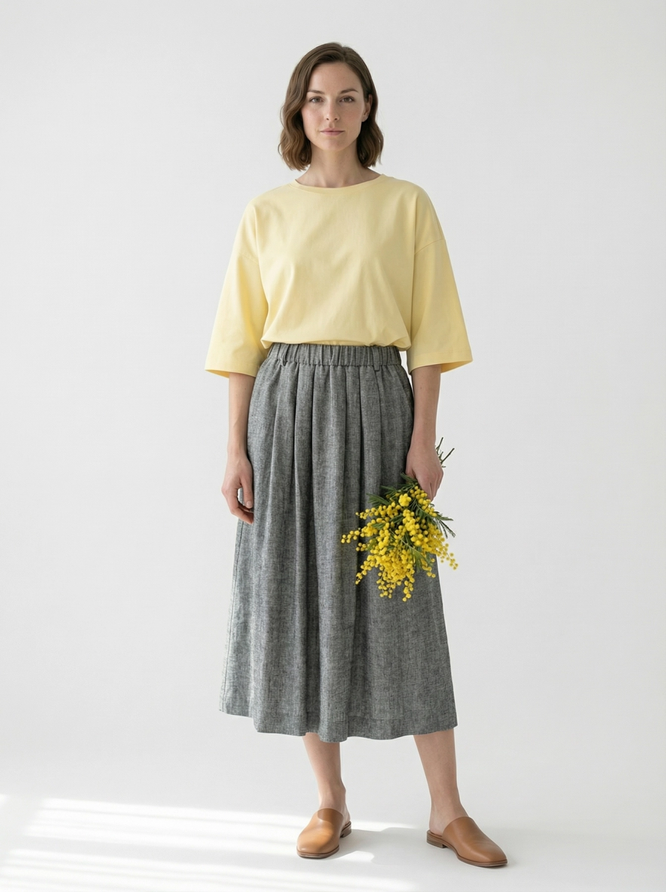 Spódnica Francesca midi z lnu i bawełny, elastyczny pas i miękkie zakładki Pracownia FIO