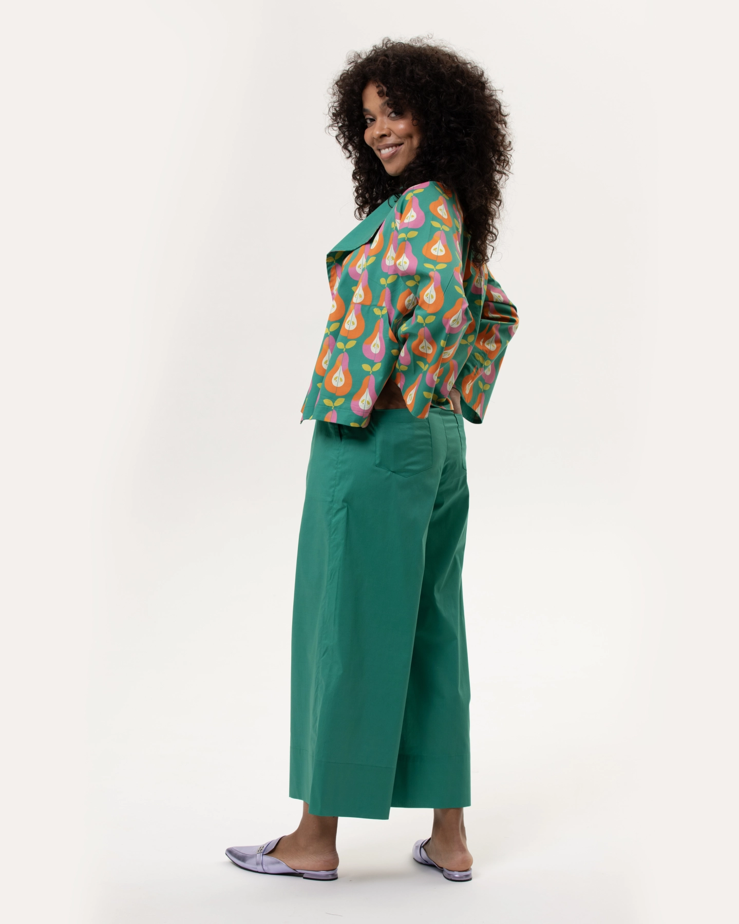 Dwustronne bawełniane kimono oversize z asymetrycznymi kieszeniami marki Pracownia FIO