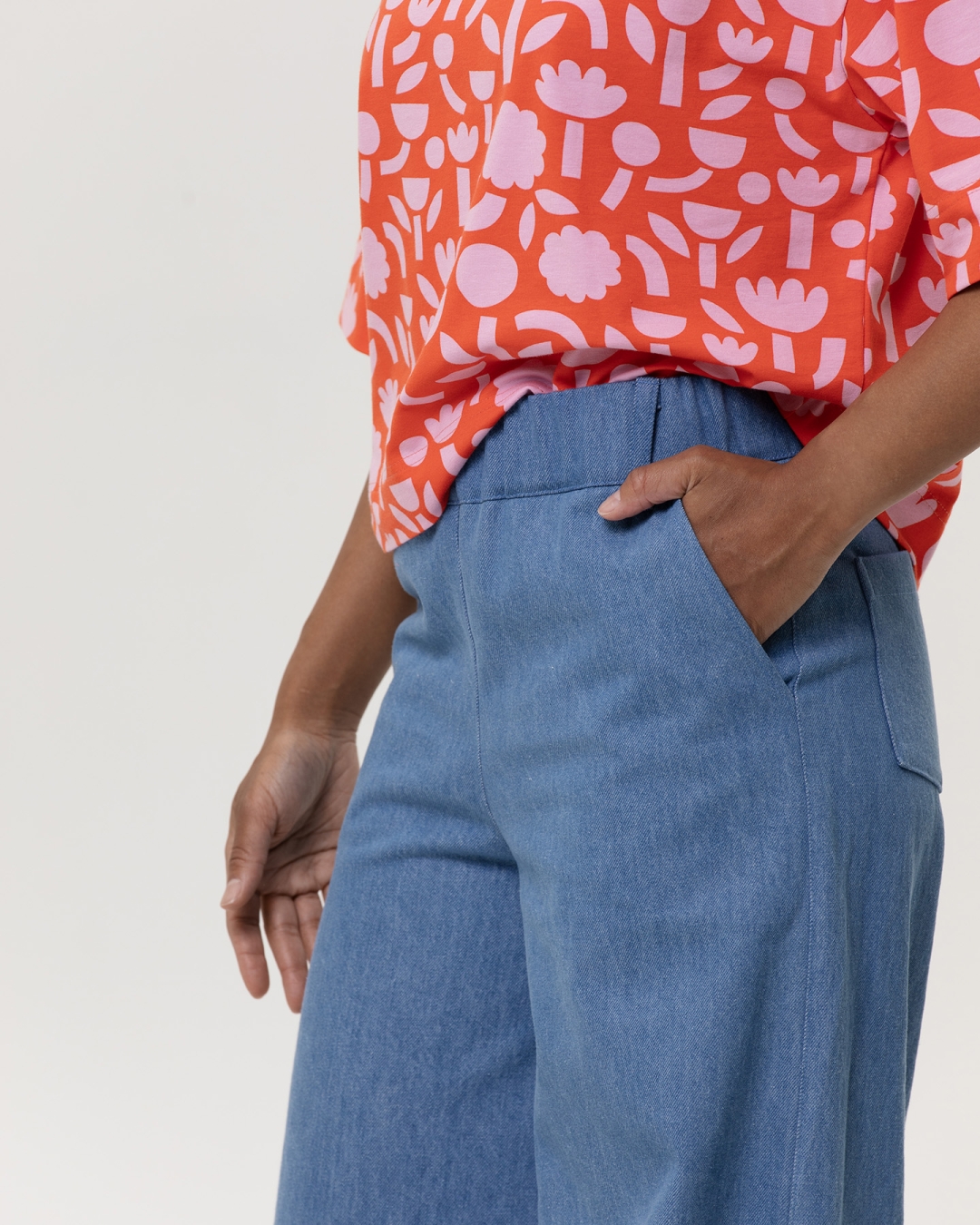 SPODNIE JEANSOWE MIO jasny denim szerokie nogawki Pracownia FIO