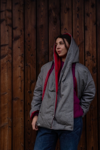 KOMINO-KAPTUR MIST GREY szary z czerwonym wnętrzem Pracownia FIO