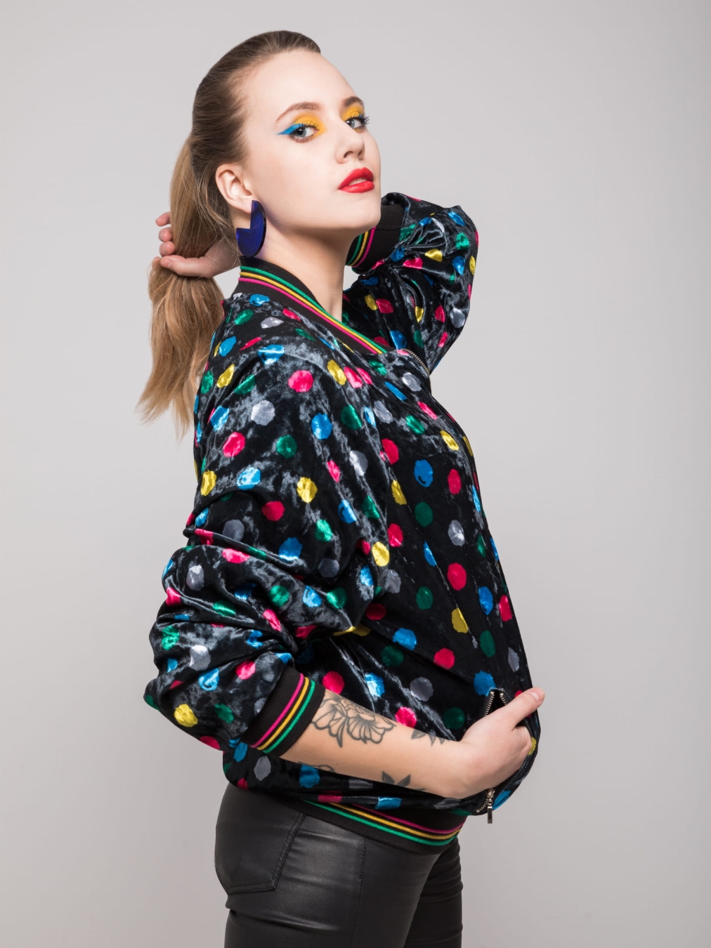 KURTKA BOMBER - KOLOROWE GROCHY