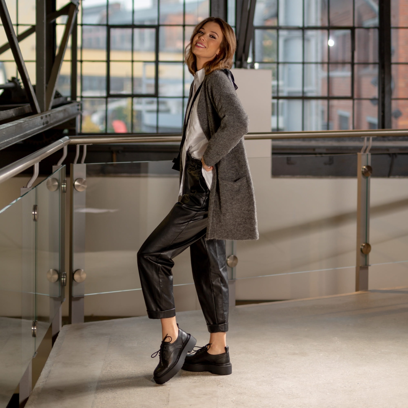 Kardigan z kieszeniami - gray