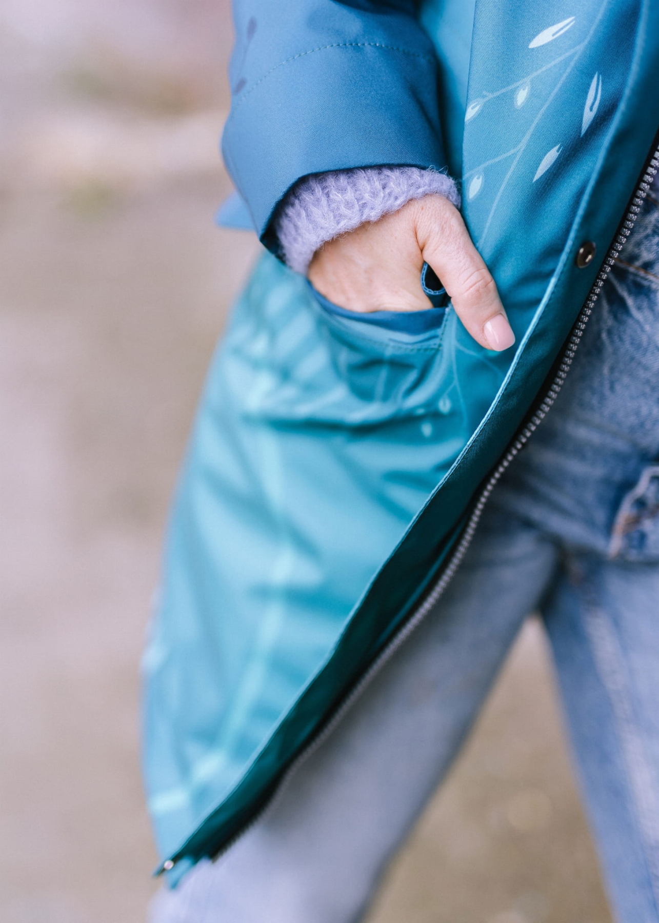 Ocieplana kurtka Cosmos floralna z kolekcji Silent Flora - Pracownia Fio