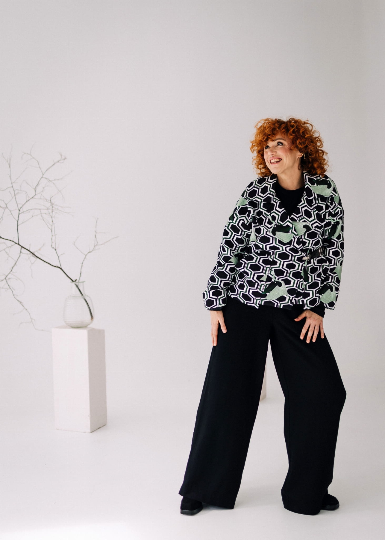 Krótka Kurtka "Vanita" - Luksus Flauszu od Pracowni Fio