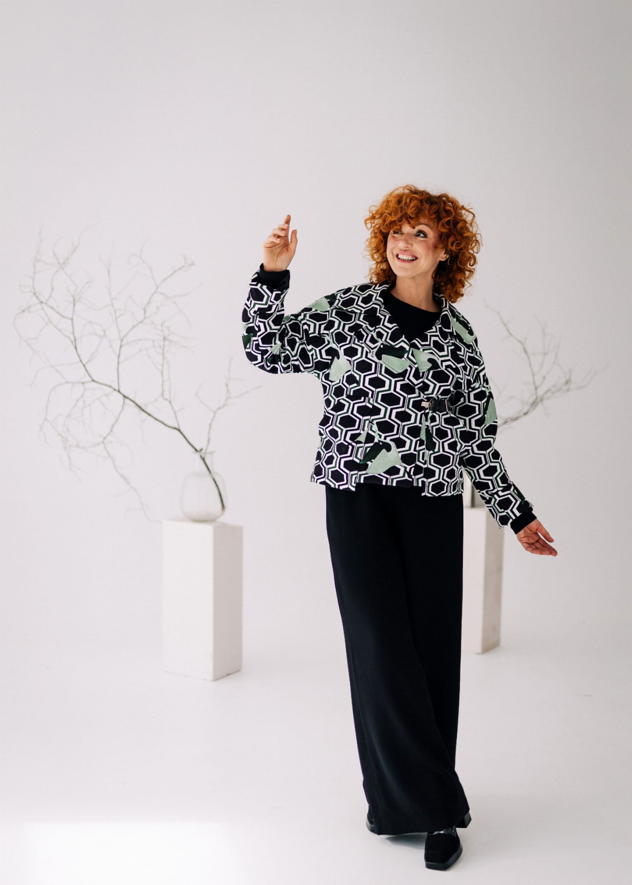 Krótka Kurtka "Vanita" - Luksus Flauszu od Pracowni Fio