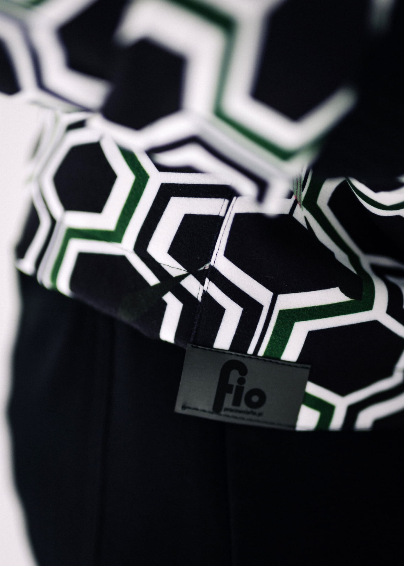 Krótka Kurtka "Vanita" - Luksus Flauszu od Pracowni Fio