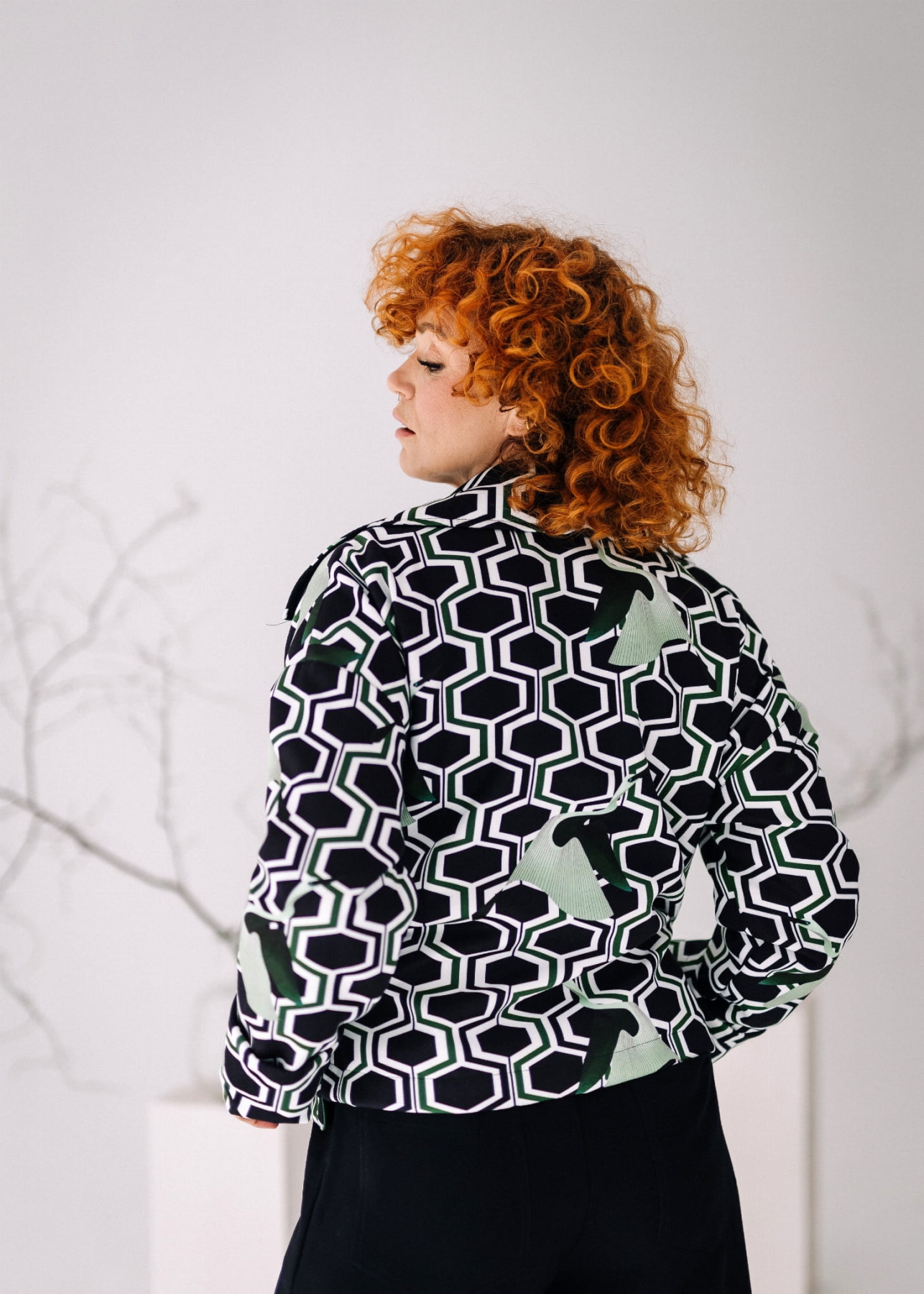 Krótka Kurtka "Vanita" - Luksus Flauszu od Pracowni Fio