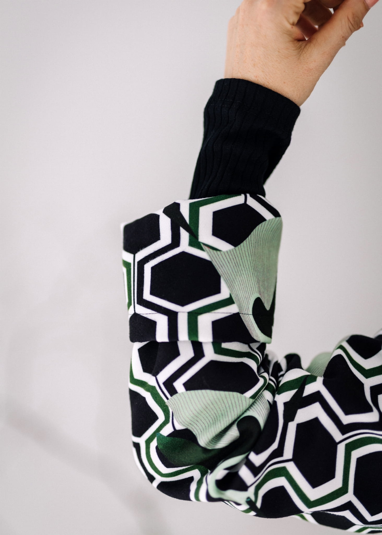 Krótka Kurtka "Vanita" - Luksus Flauszu od Pracowni Fio