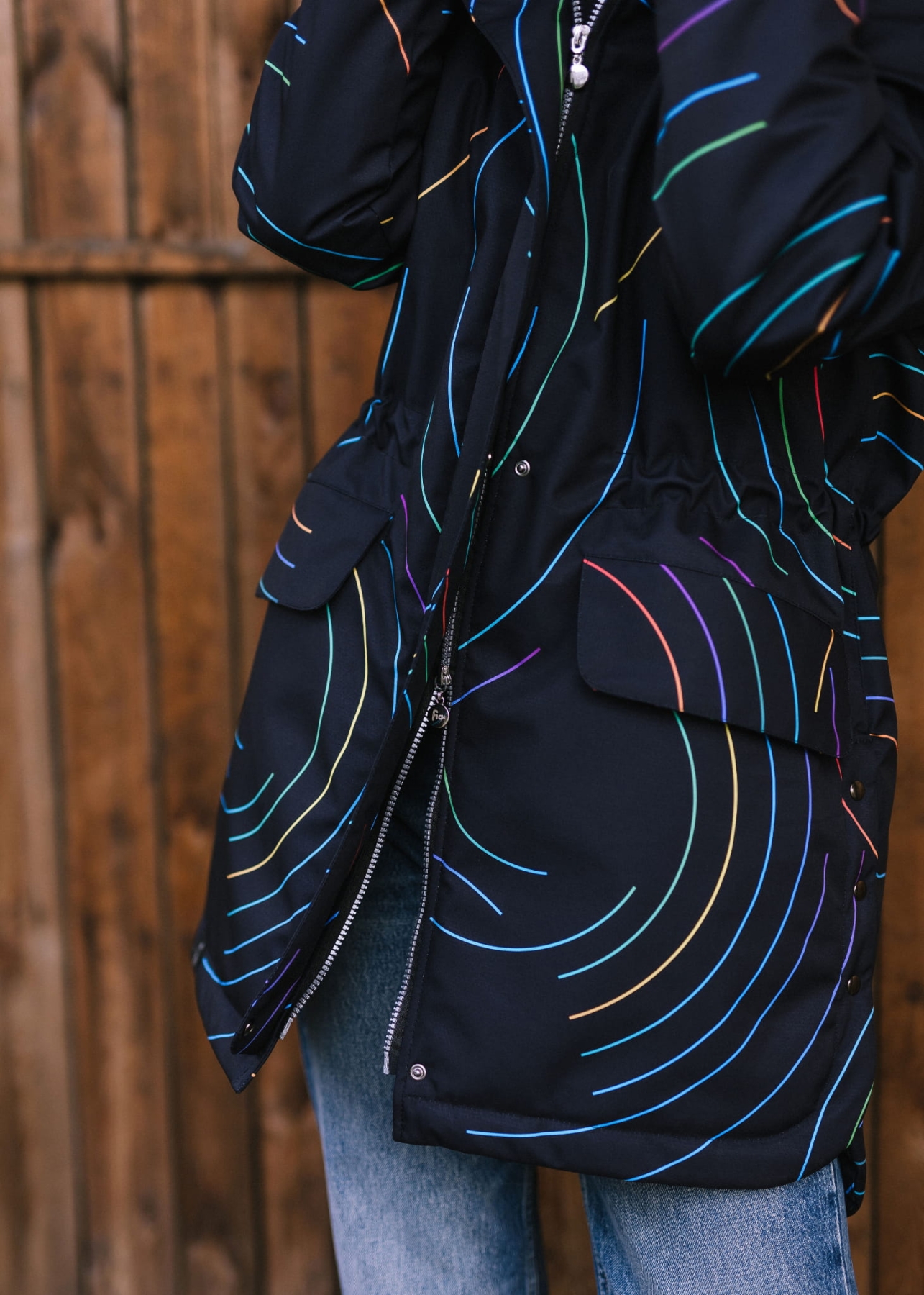 Ocieplana kurtka Venus z kolekcji Silent Flora - elegancja i funkcjonalnoś