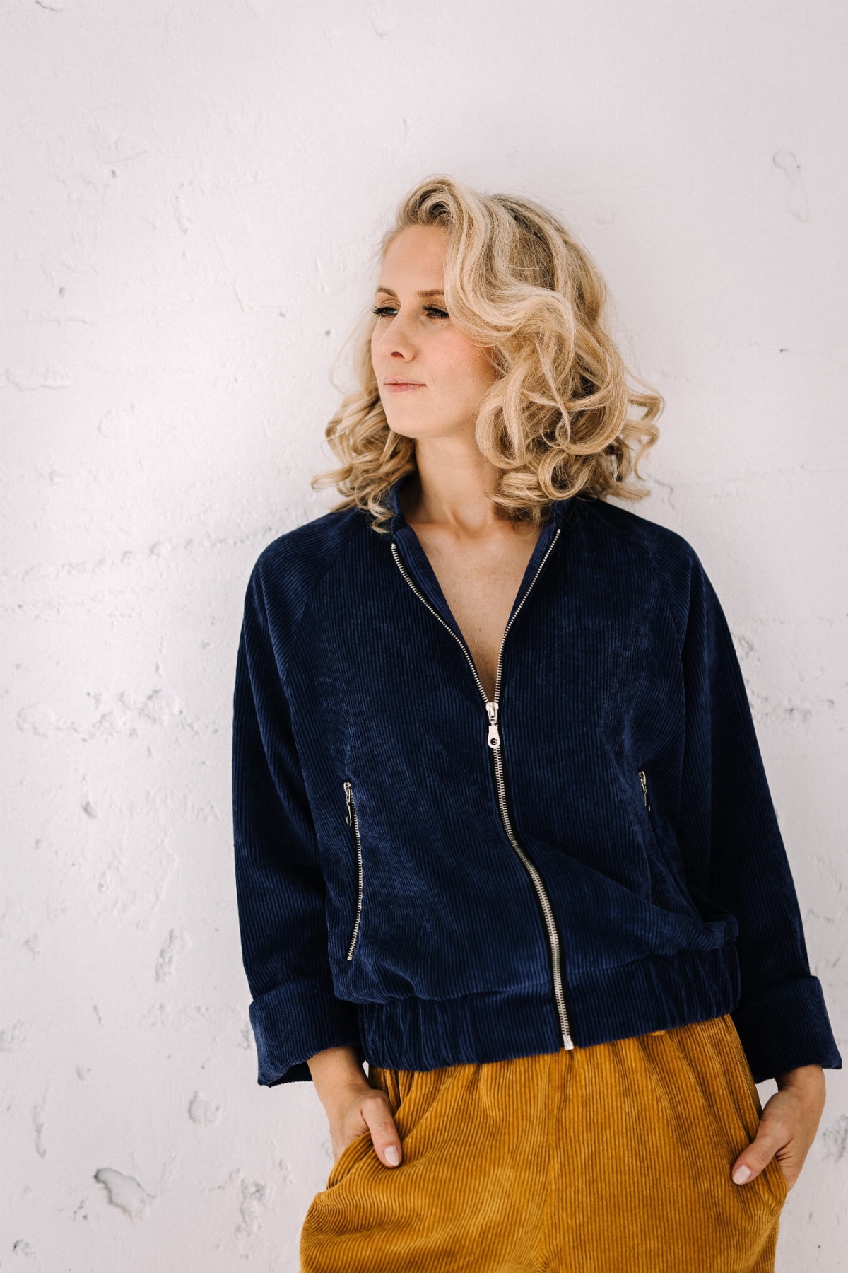 Bomberka Cosmos - z grubego sztruksu Kobalt