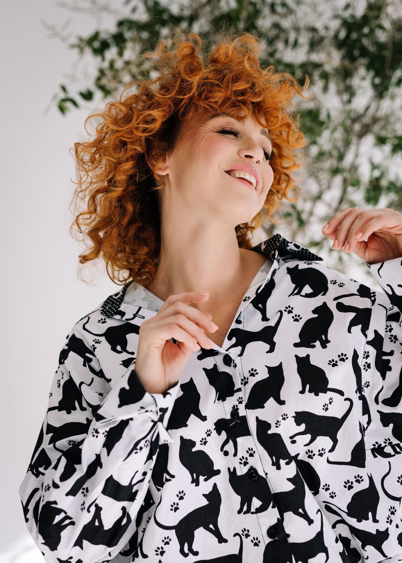 Koszula bawełniana "Idalia-Meryl" z wzorem kotów – komfort i elegancja