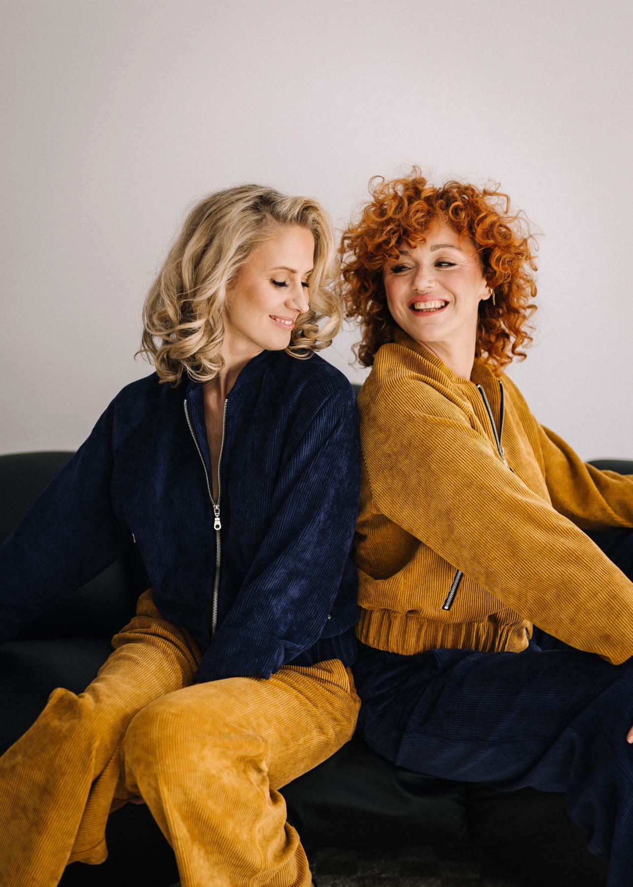 Bomberka Cosmos - Kwiaty Turkus z grubego sztruksu – Pracownia Fio