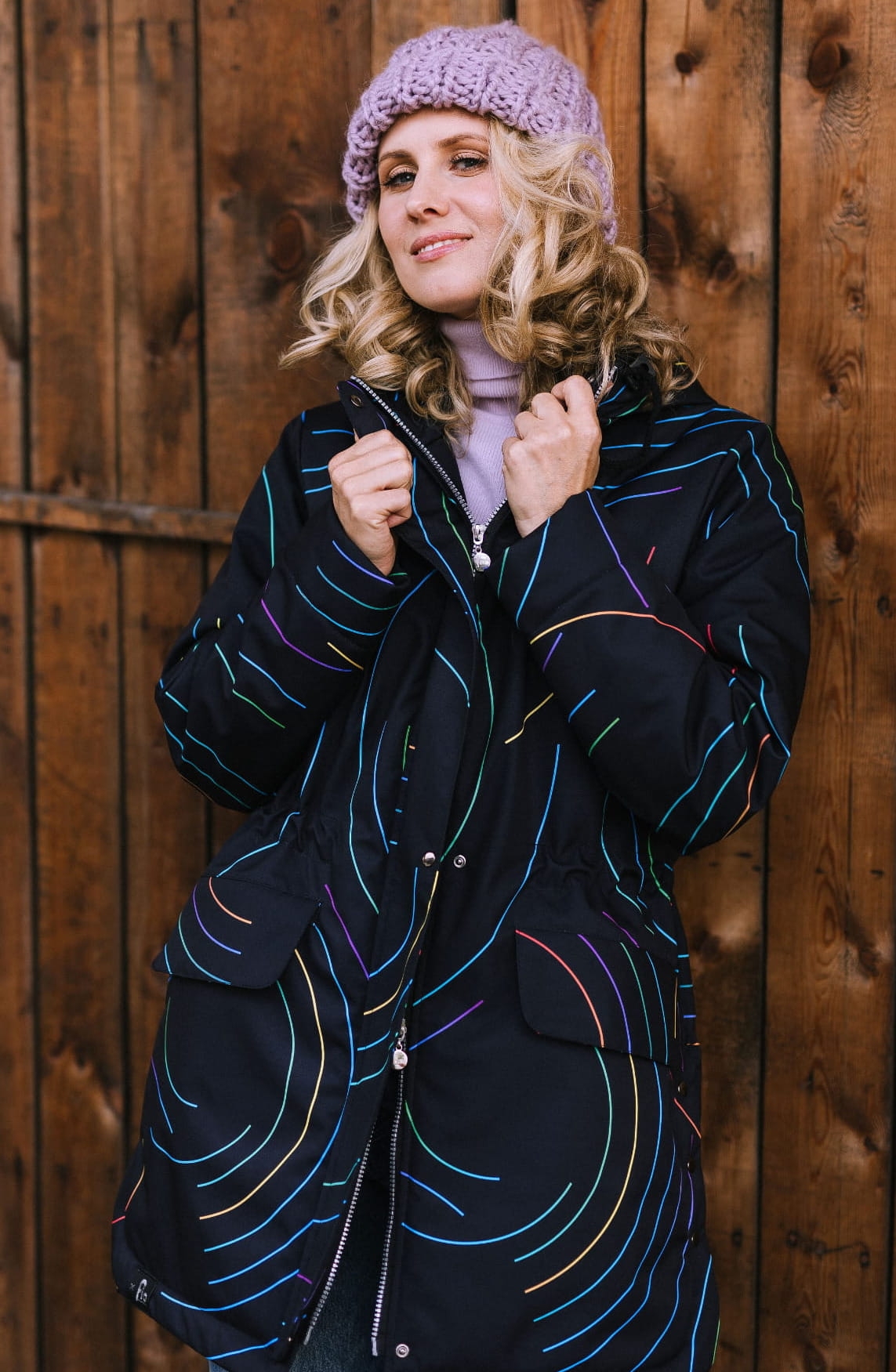 Ocieplana kurtka Venus z kolekcji Silent Flora - elegancja i funkcjonalnoś