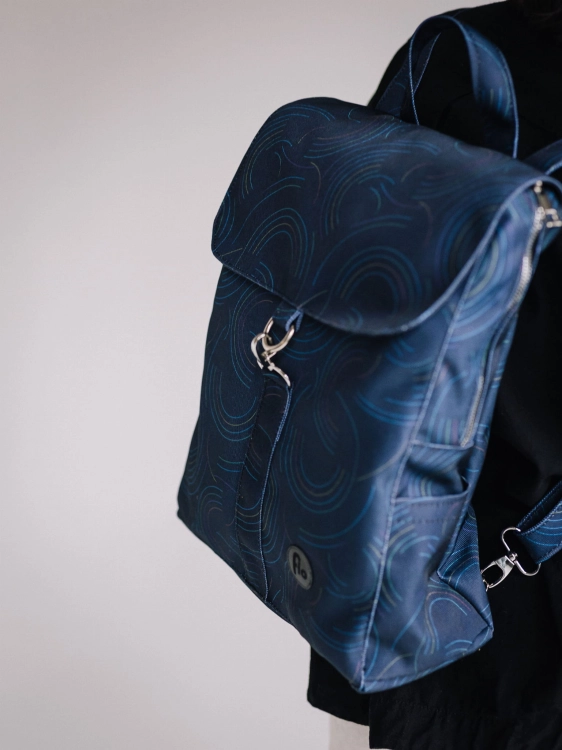 Plecak Fio z Klapką- Kreski