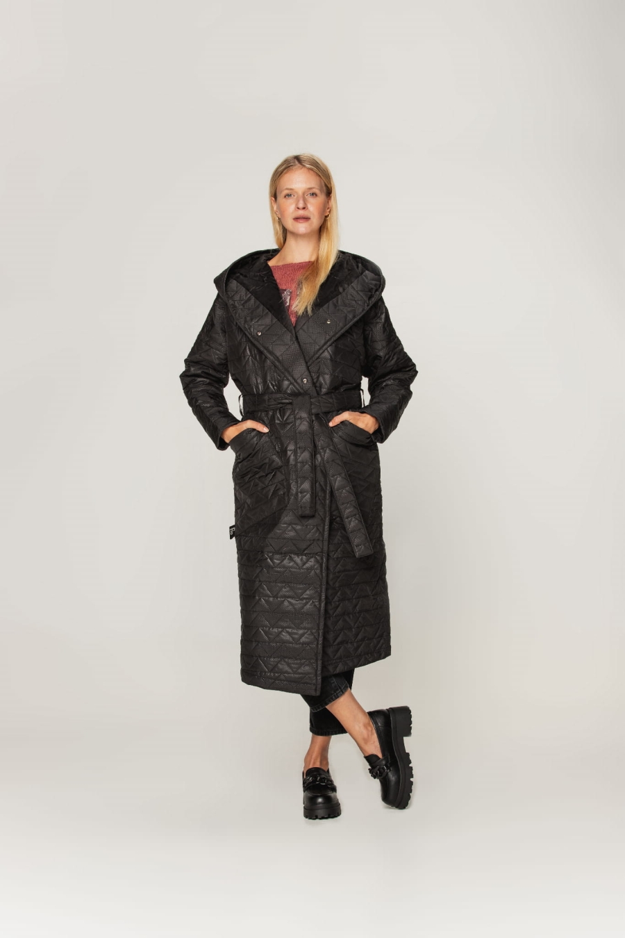 Pikowany płaszcz "Hoodie black