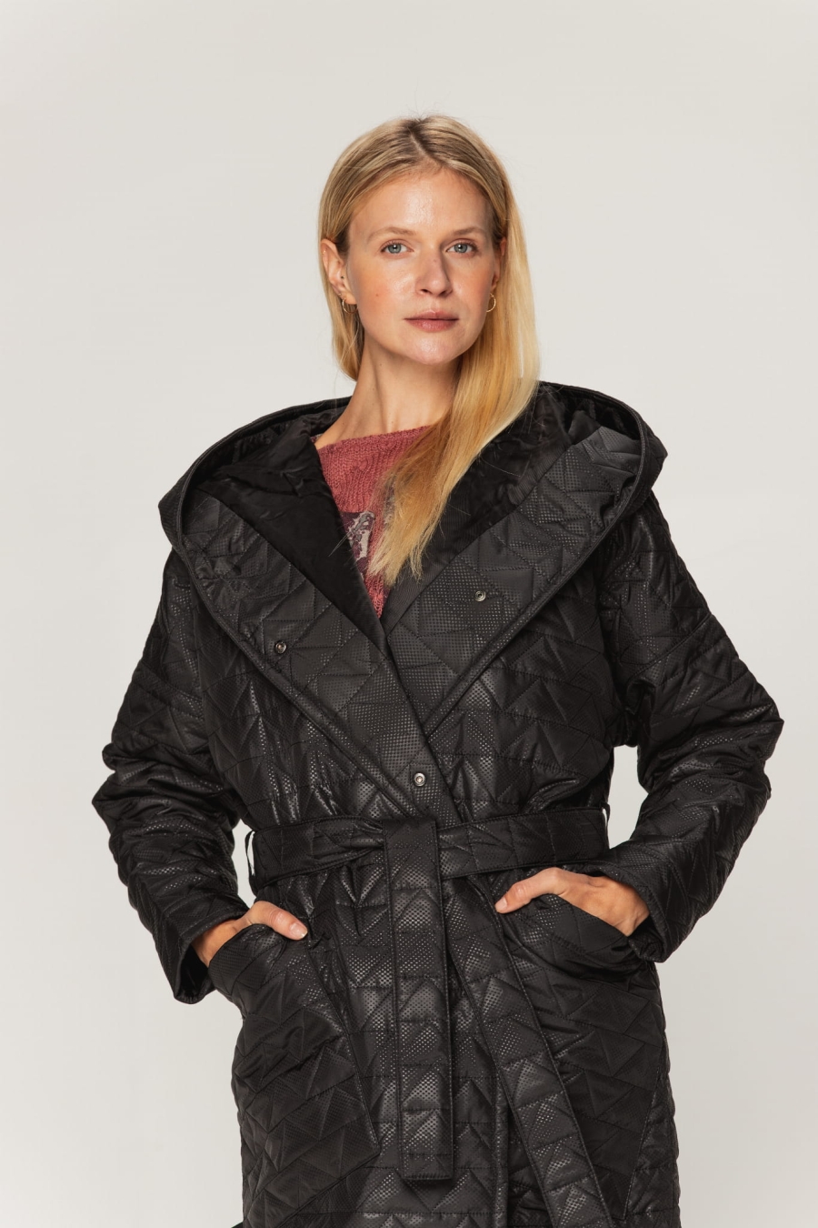 Pikowany płaszcz "Hoodie black