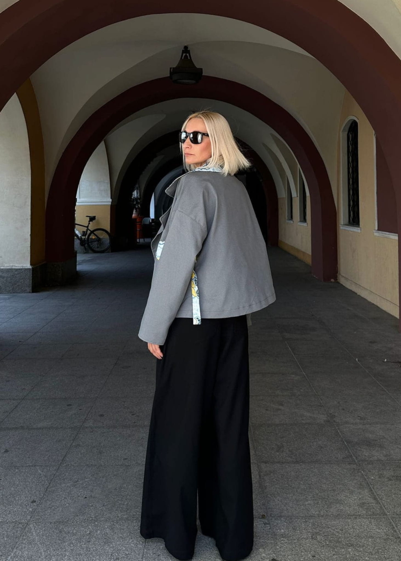 Kurtka Damska "Vanita Grey " - Casualowa Elegancja od Pracowni Fio