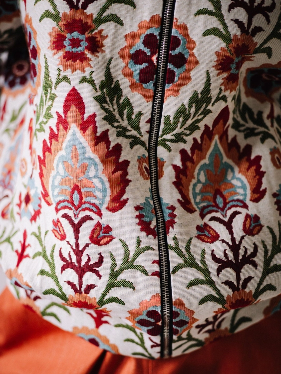 Fiorella Bomber – artystyczna kurtka boho z sygnowanym zamkiem Fio | Pracownia Fio