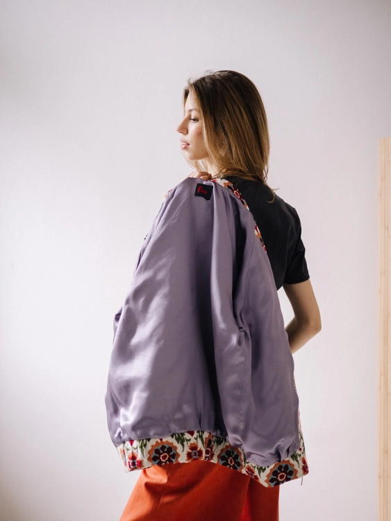 Fiorella Bomber – artystyczna kurtka boho z sygnowanym zamkiem Fio | Pracownia Fio