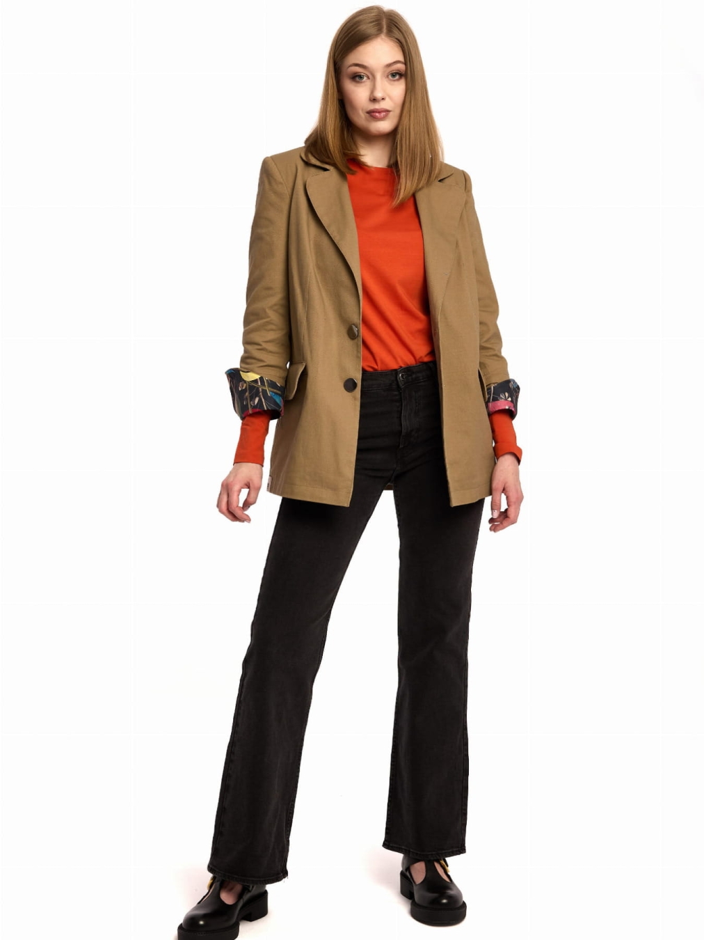 Ciemnobeżowa Marynarka Damska Sofia z Ozdobnymi Zatrzaskami i Autorskim Printem