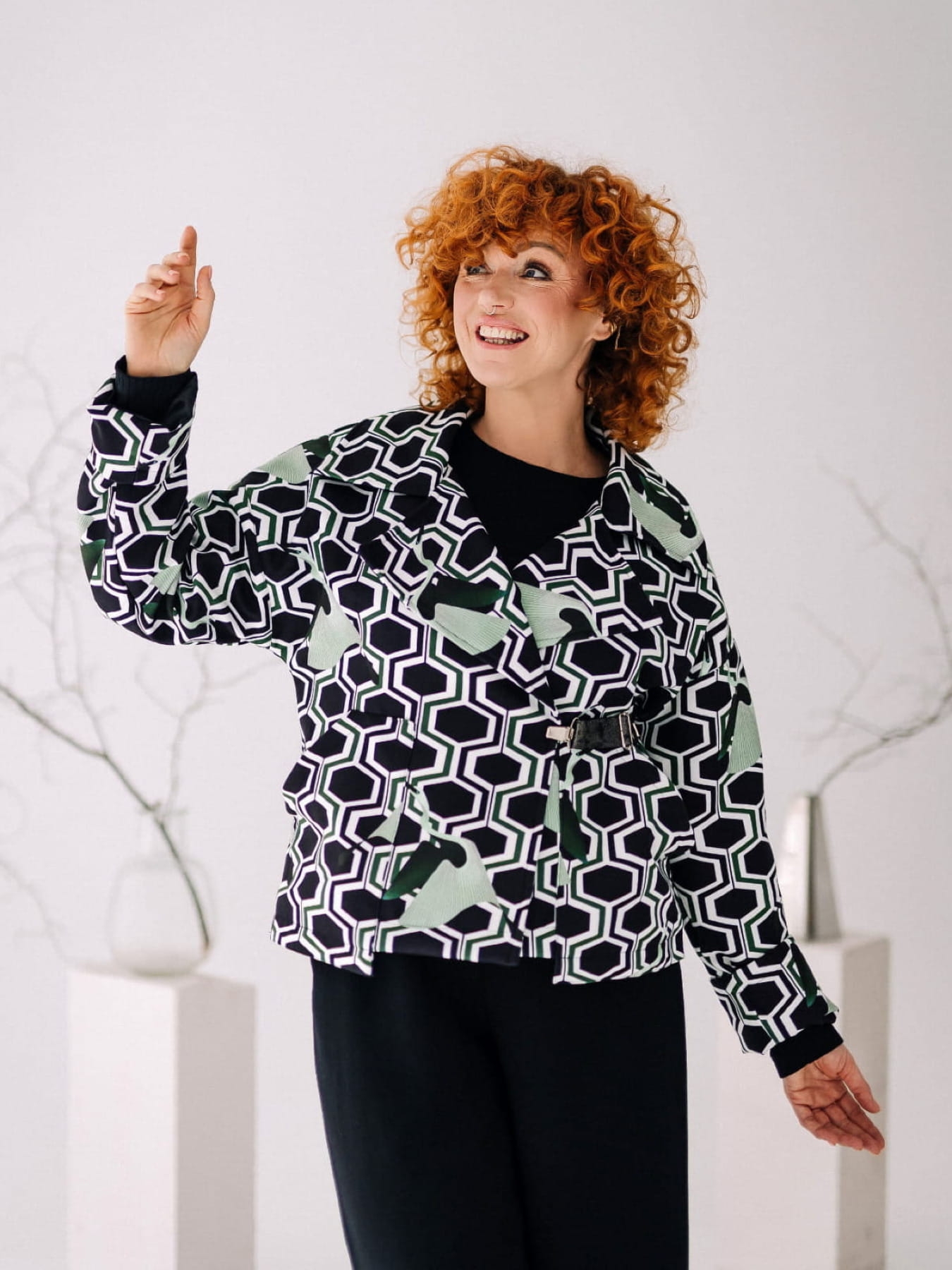 Krótka Kurtka "Vanita" - Luksus Flauszu od Pracowni Fio