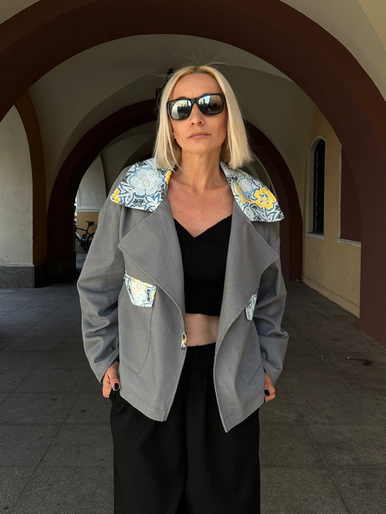 Kurtka Damska "Vanita Grey " - Casualowa Elegancja od Pracowni Fio