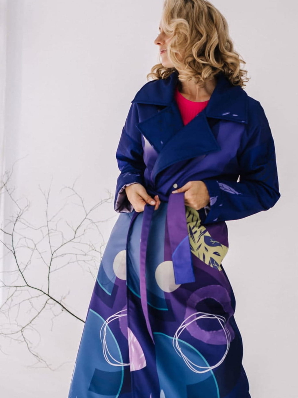 Płaszcz "Vanita Uno" z kolekcji Cosmos