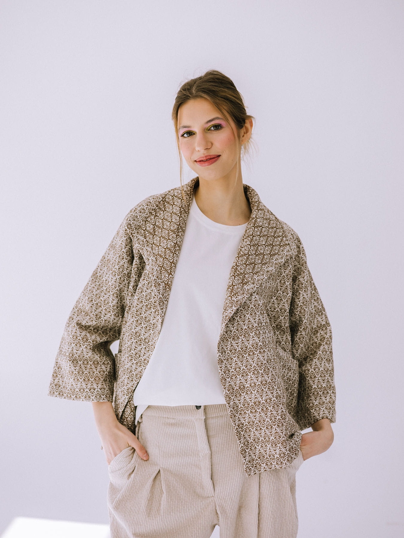 Kimono z gobelinowym wzorem –beż z brązem