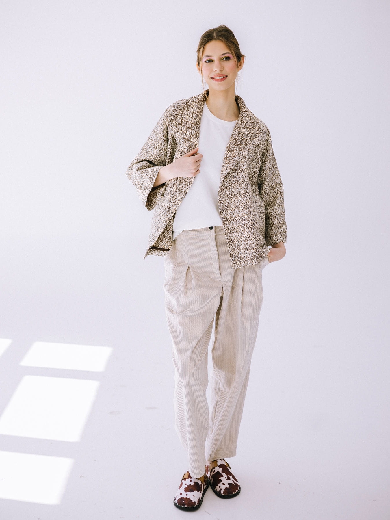 Kimono z gobelinowym wzorem –beż z brązem