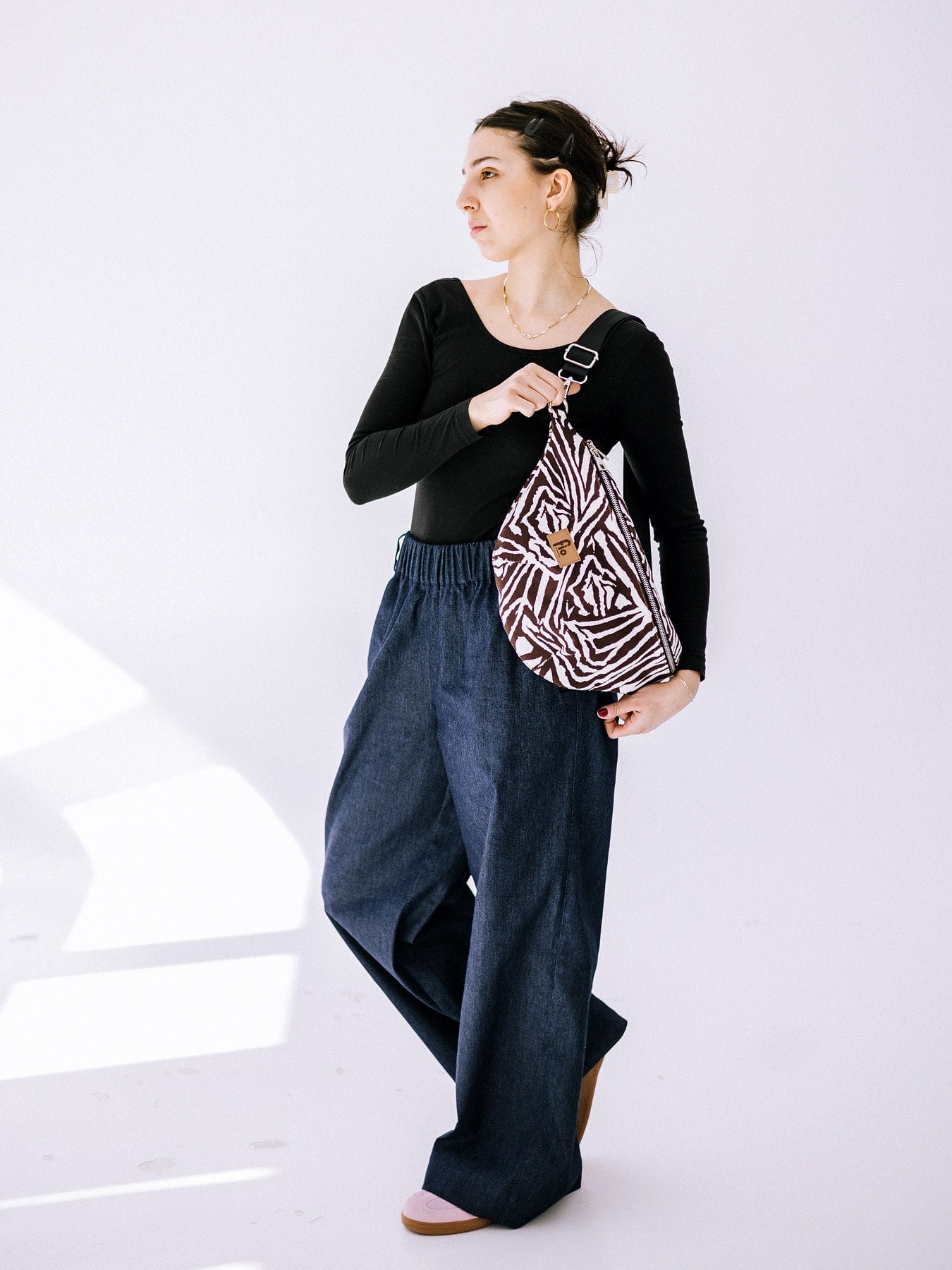 Maxi nerka z motywem zebry – wyrazisty akcent na co dzień