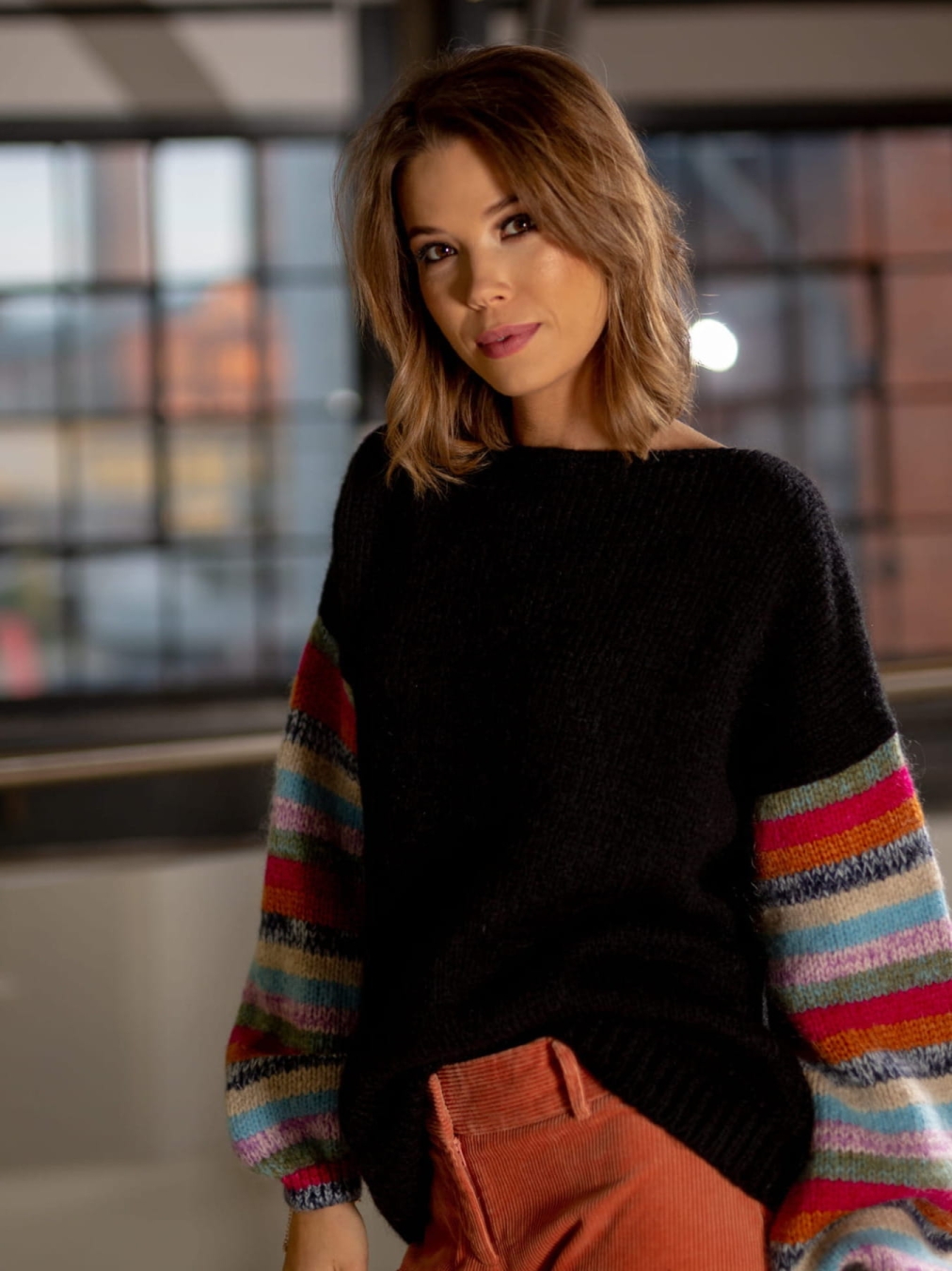 Sweter z szerokim rękawem - colours