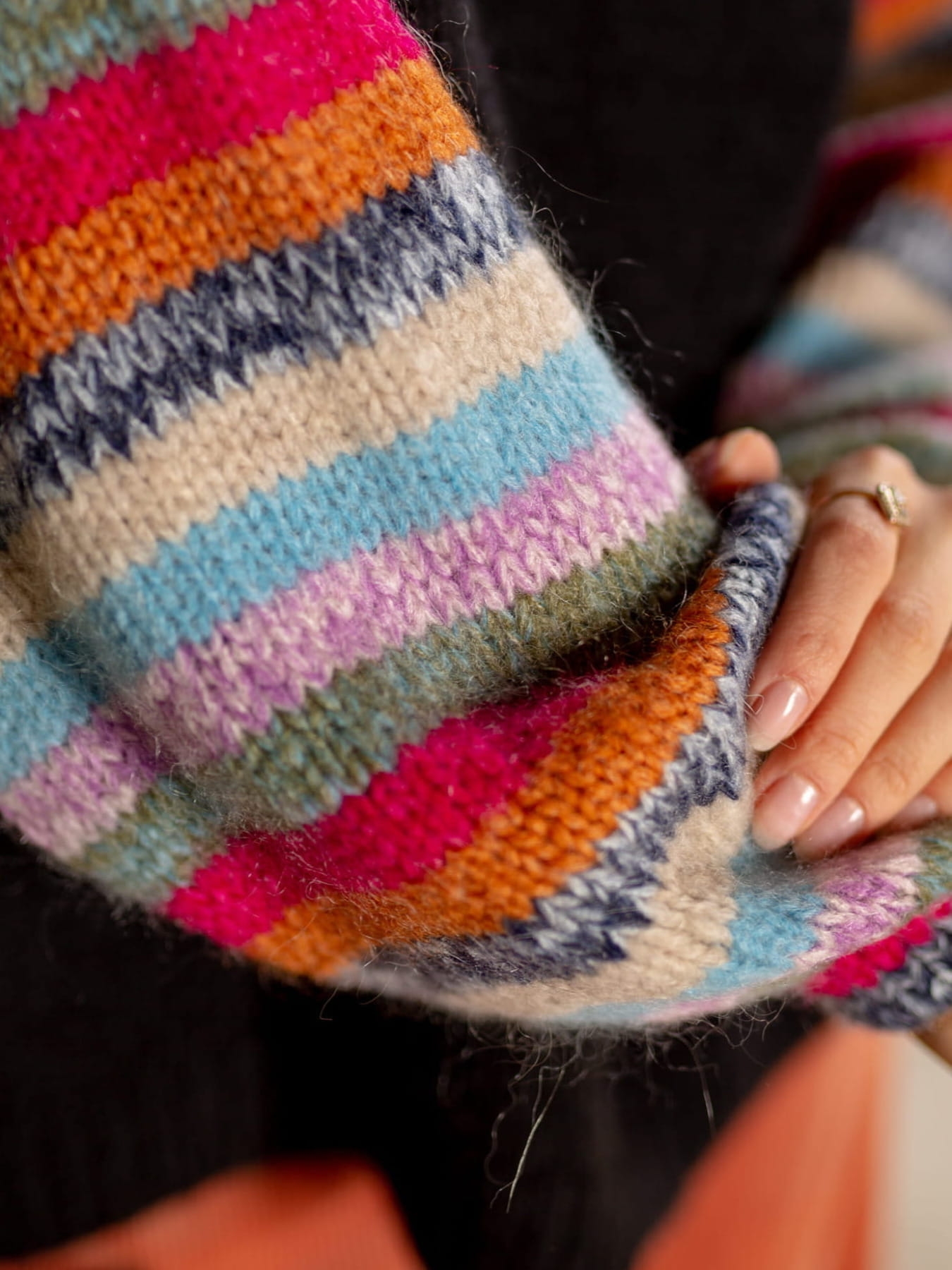 Sweter z szerokim rękawem - colours