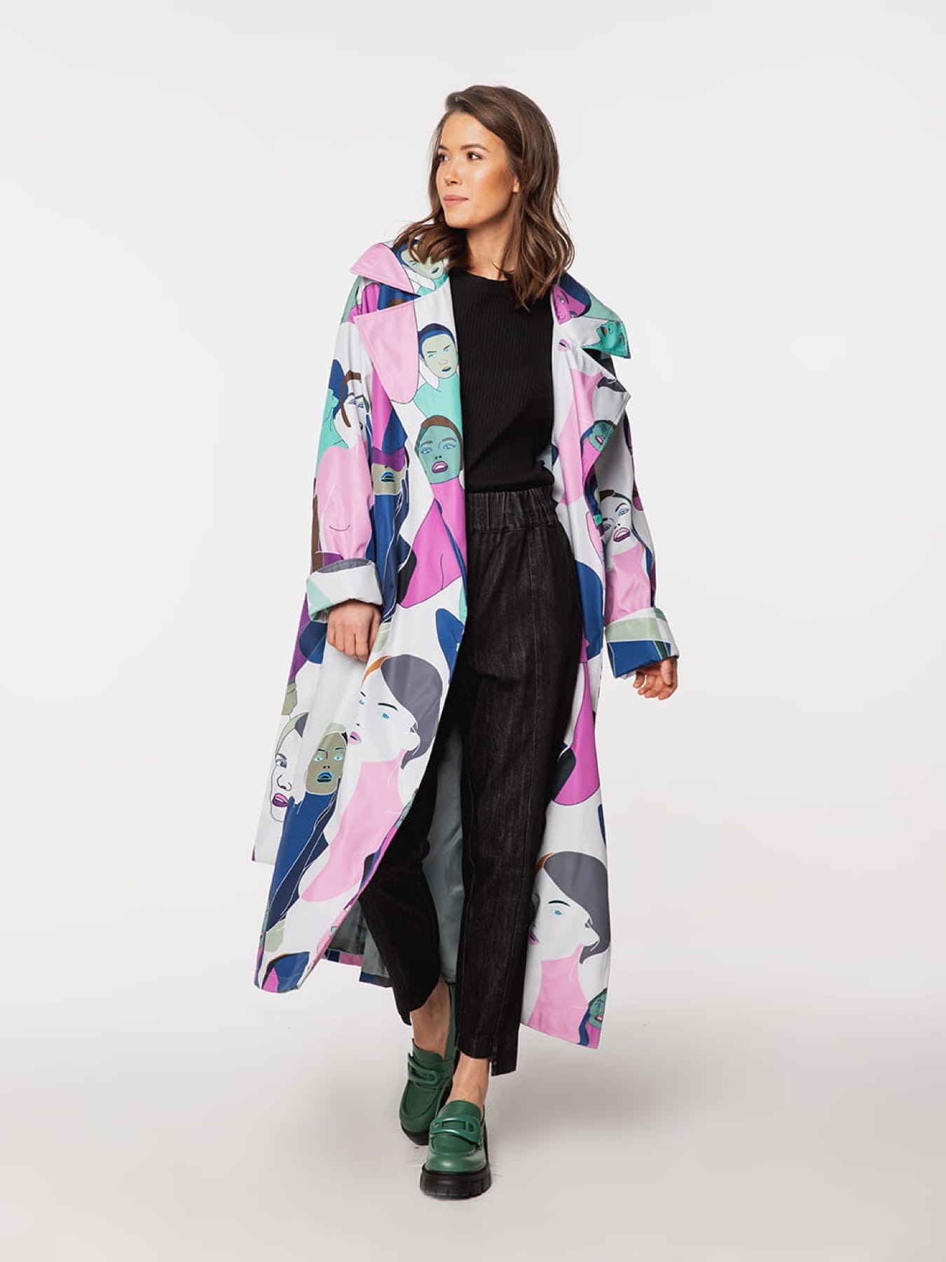 długi płaszcz Vanita Faces oversize z artystycznym wzorem