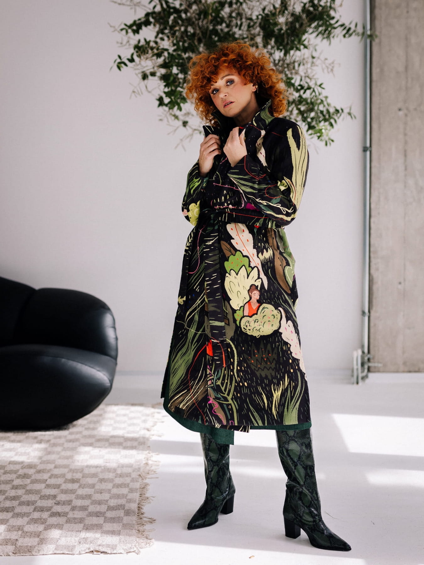 Płaszcz "Trench Flora" - Autorski Print w Klasycznym Wydaniu