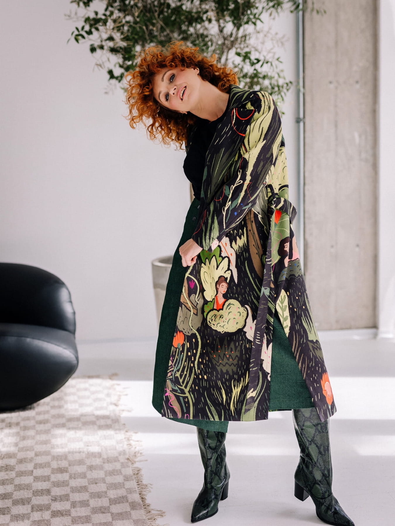 Płaszcz "Trench Flora" - Autorski Print w Klasycznym Wydaniu