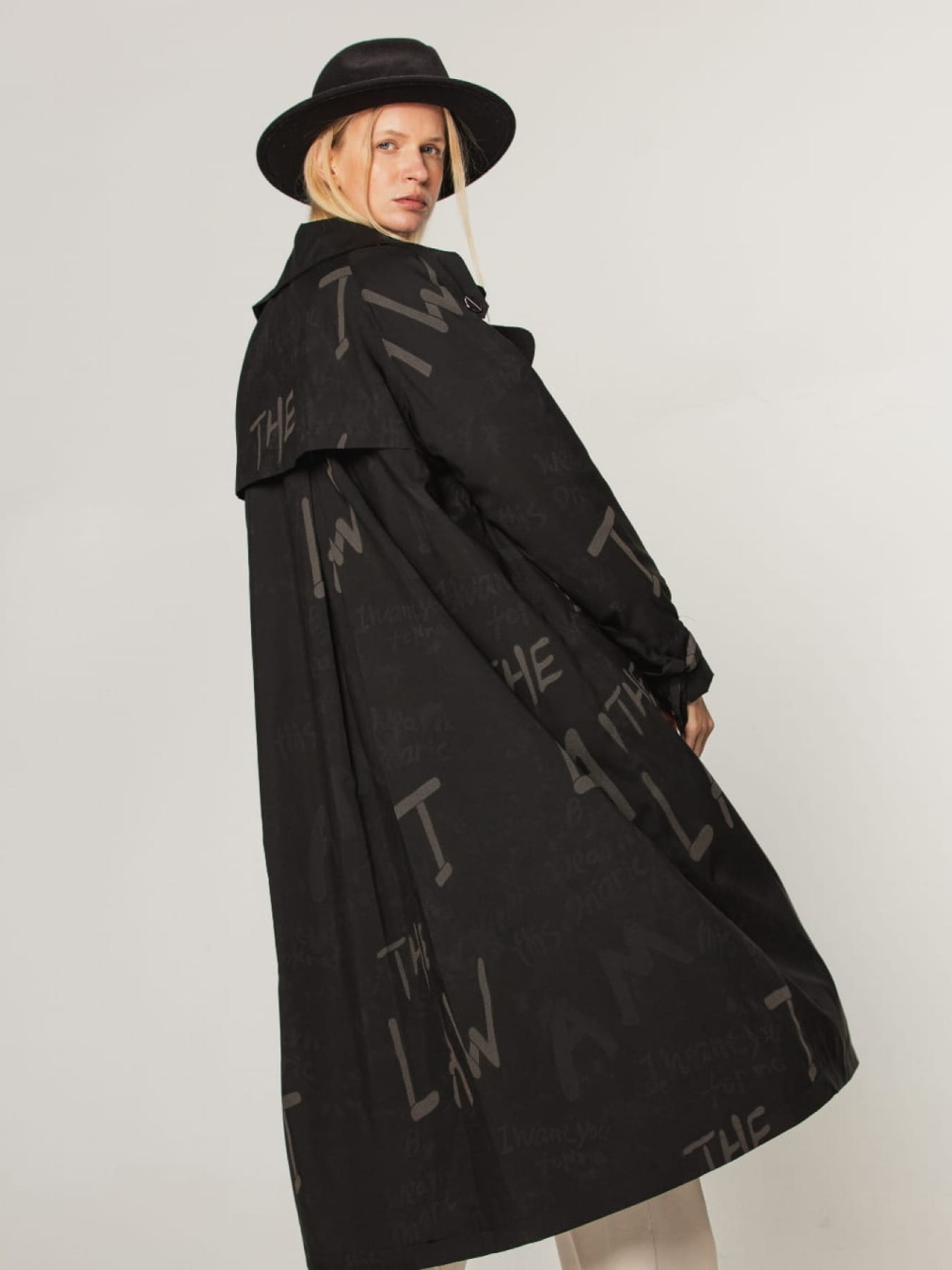 Płaszcz Herbarium Elegance – nowoczesna elegancja w miejskim wydaniu