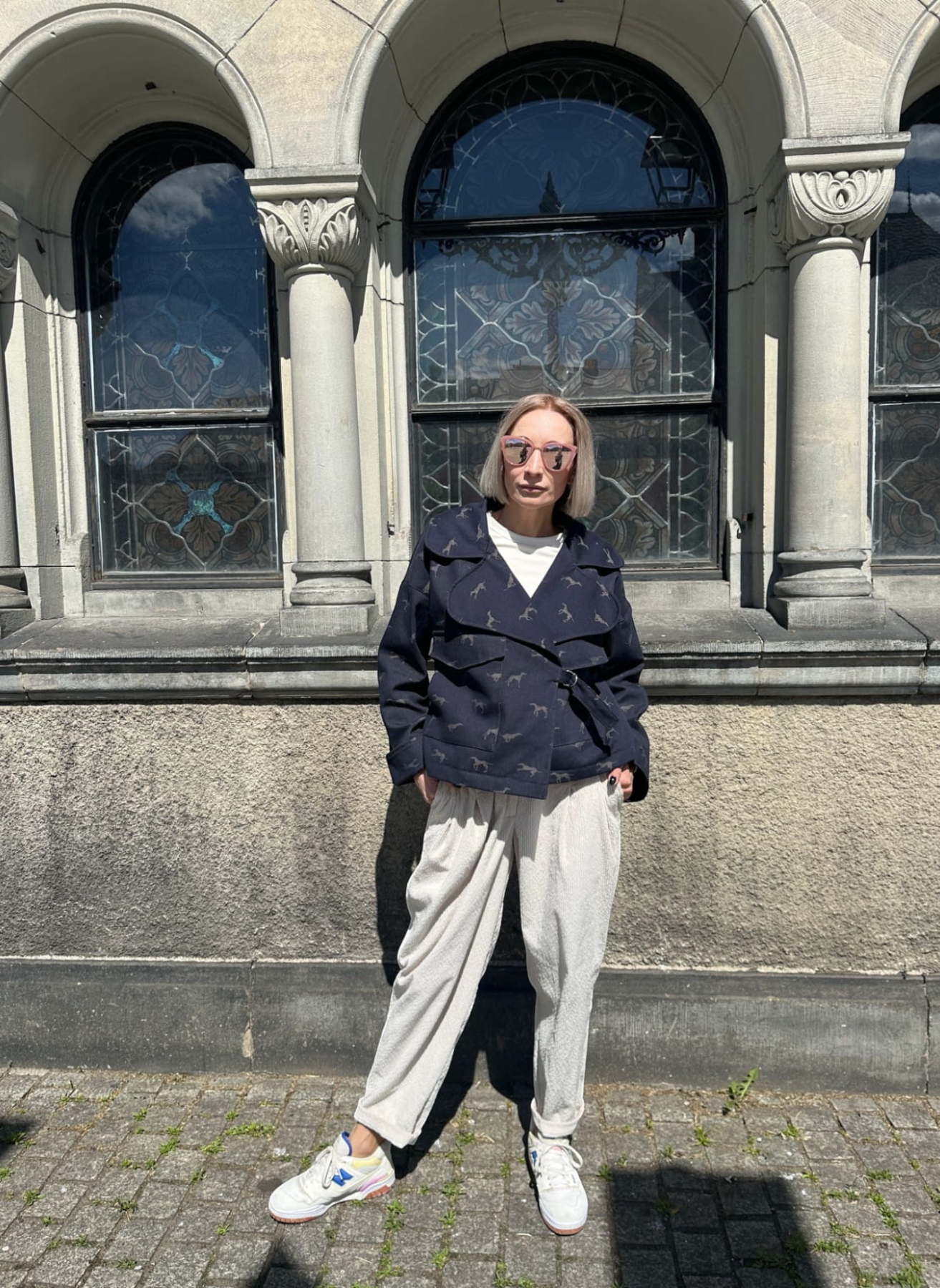 Kurtka Vanita – limitowana kurtka jeansowa z unikatowym nadrukiem chartów.