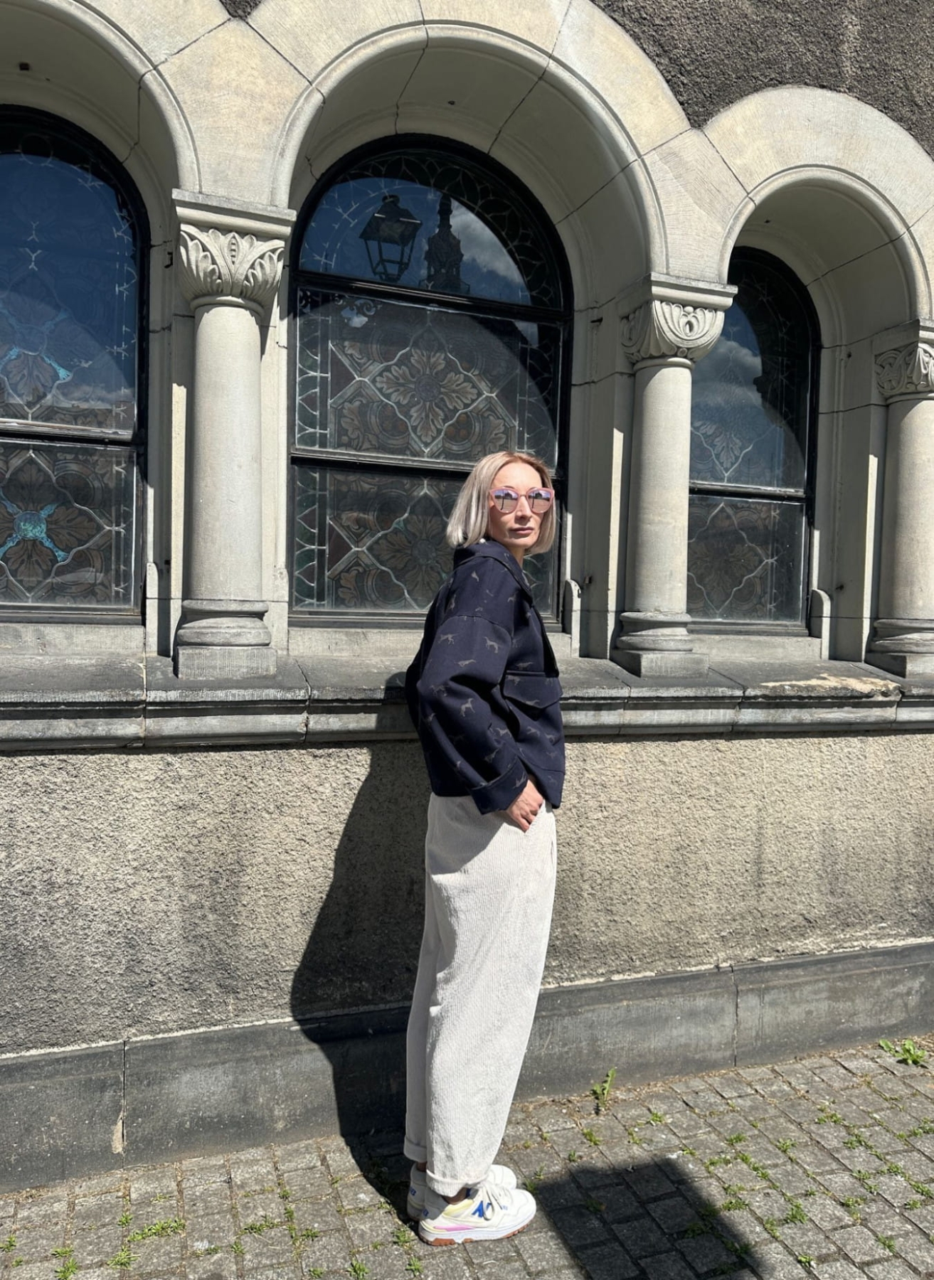 Kurtka Vanita – limitowana kurtka jeansowa z unikatowym nadrukiem chartów.