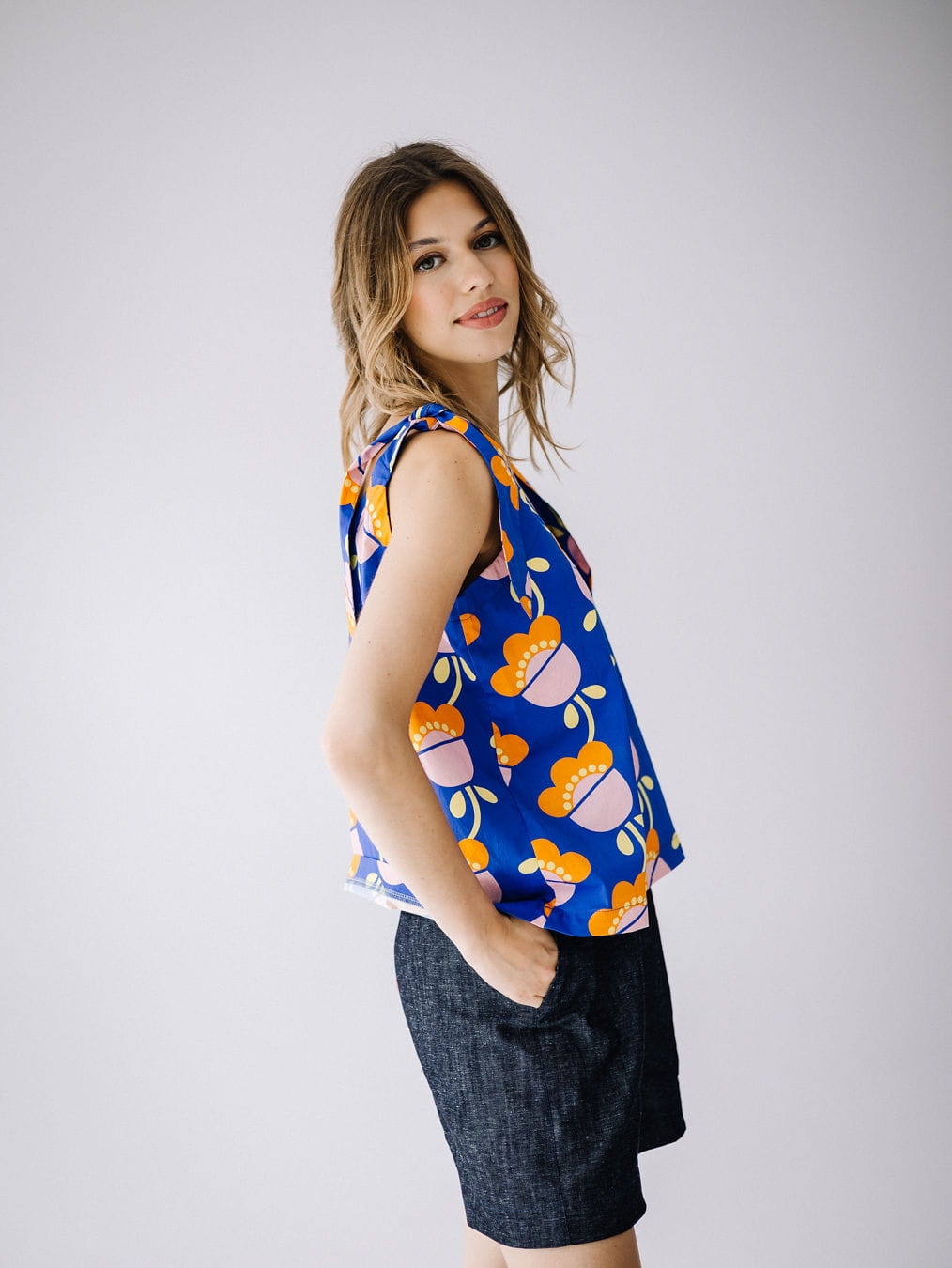 BLUZKA LUCCA – Z WIĄZANIEM NA RAMIONACH