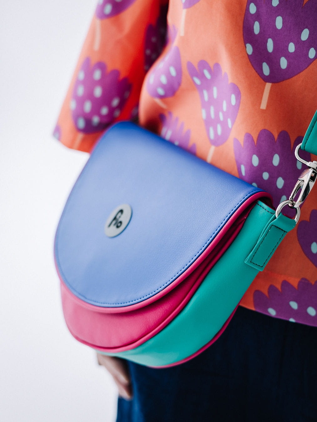 TOREBKA PÓŁKSIĘŻYC TRICOLOR Z NIEBIESKA KLAPKĄ