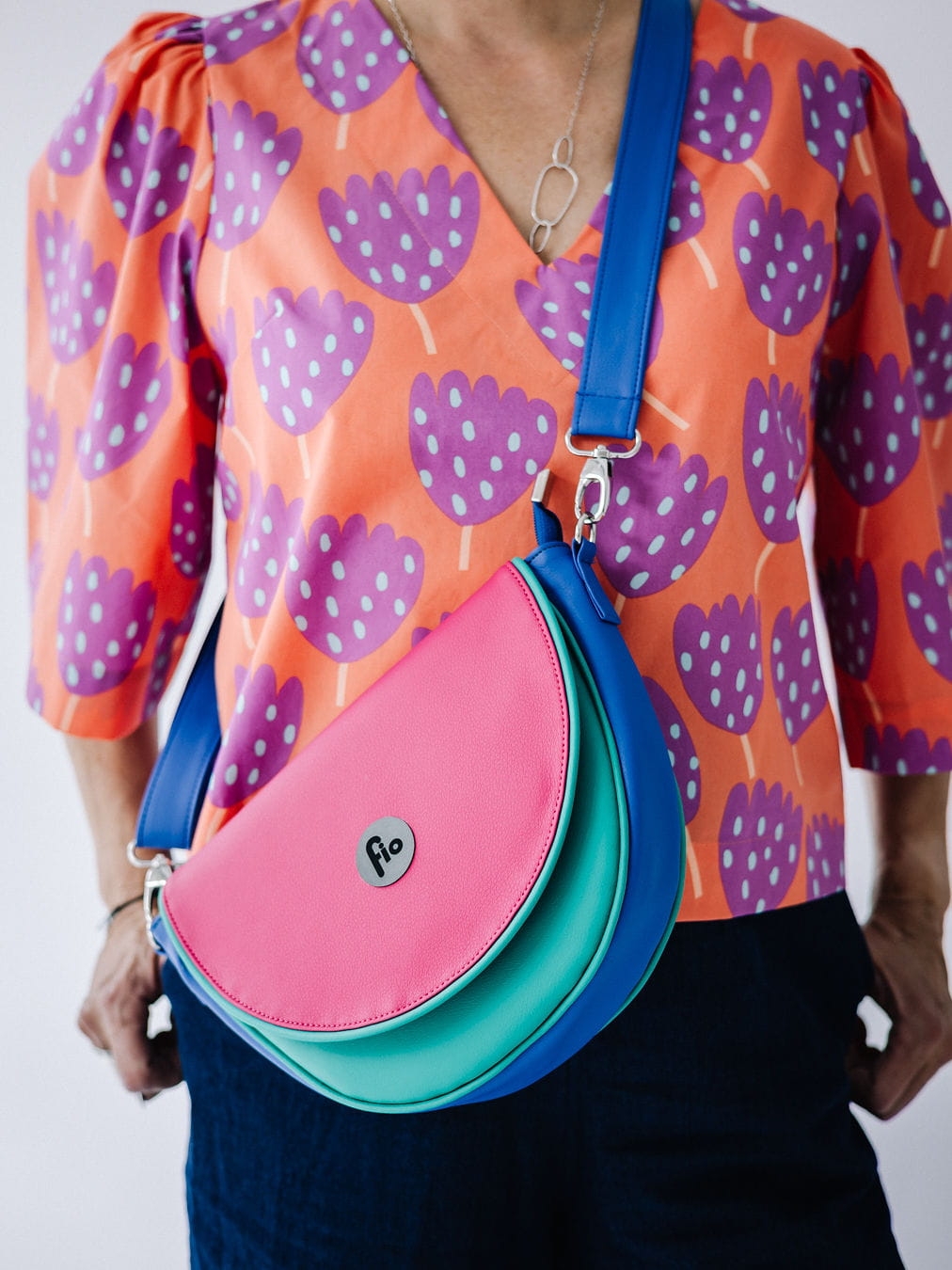 TOREBKA PÓŁKSIĘŻYC TRICOLOR Z RÓZOWĄ KLAPKĄ