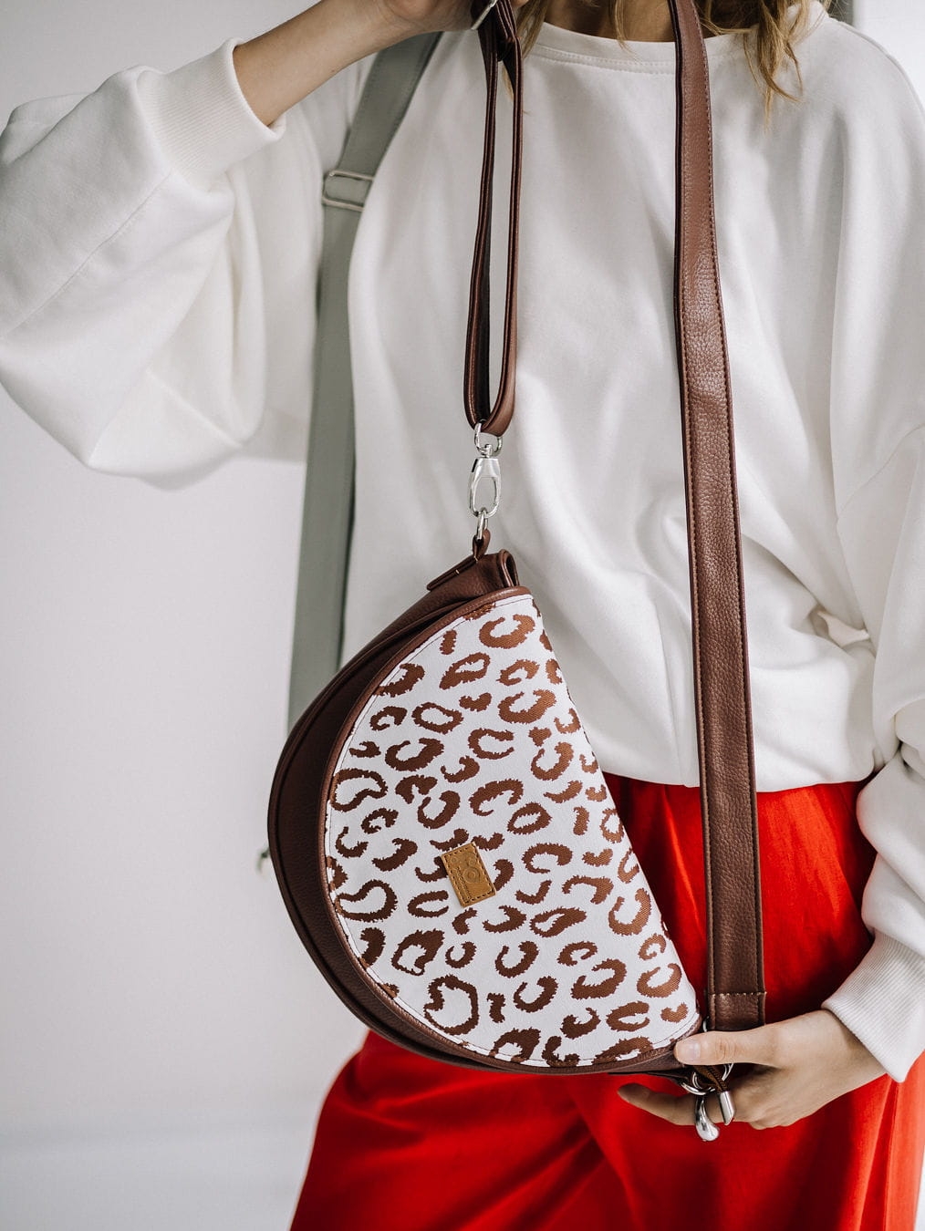 TOREBKA PÓŁKSIĘŻYC BRĄZOWA PANTEKA