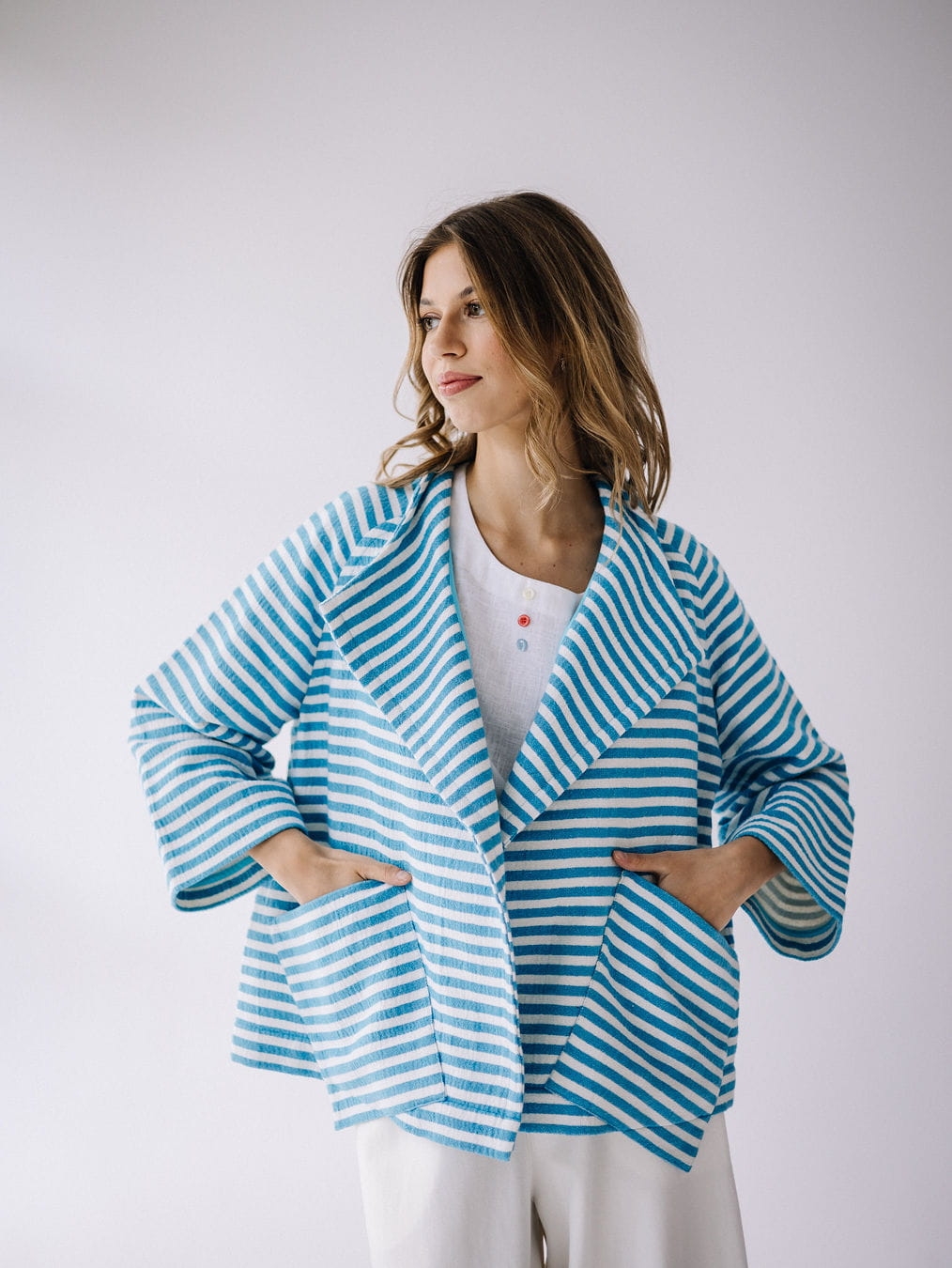 Bawełniane Kimono "Mykonos" z Biało-Niebieskimi Paskami