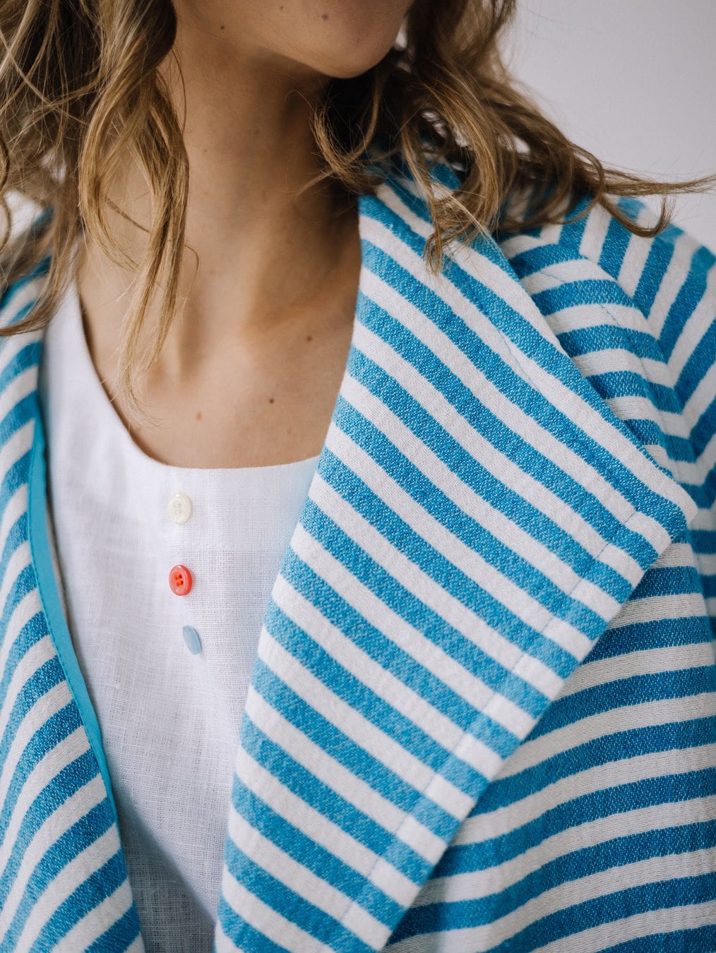 Bawełniane Kimono "Mykonos" z Biało-Niebieskimi Paskami